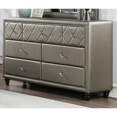 Commode l 7 po Araujo