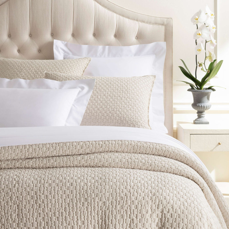 Lodi Alabaster Queen Size Cotton Matelassé Coverlet
