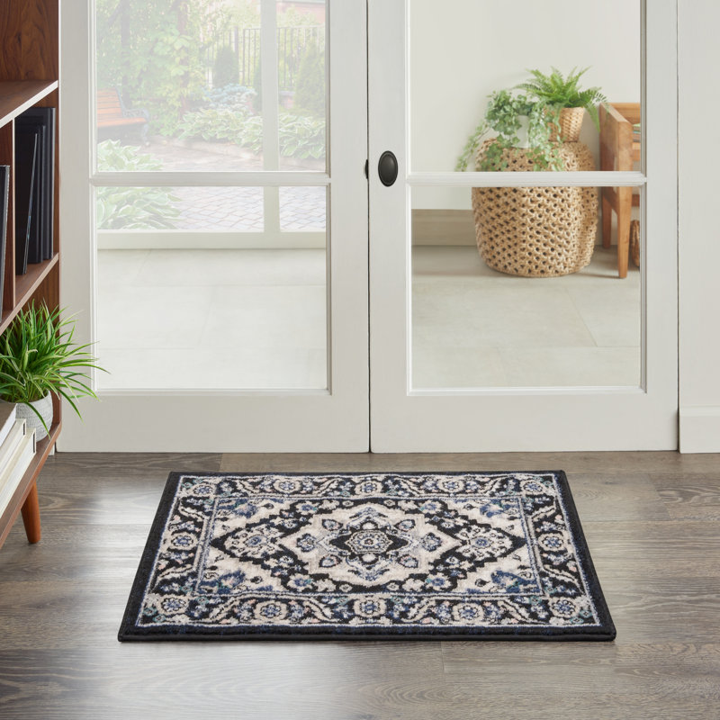 Oriental Indoor Rug, Rectangle 1'10" x 2'10"