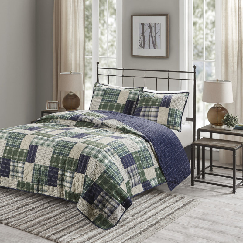 Madison Park Timber Lodge-style Reversible Quilt Set