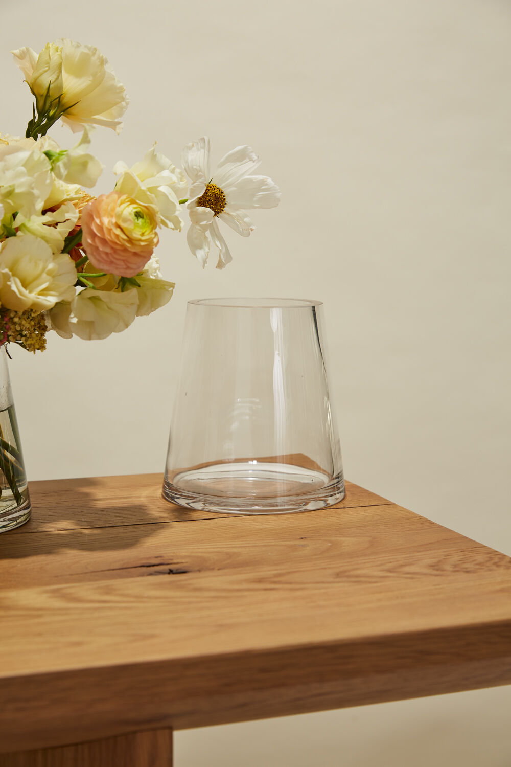 Eske Handmade Glass Table Vase, 6" H x 5.7" W x 5.7" D