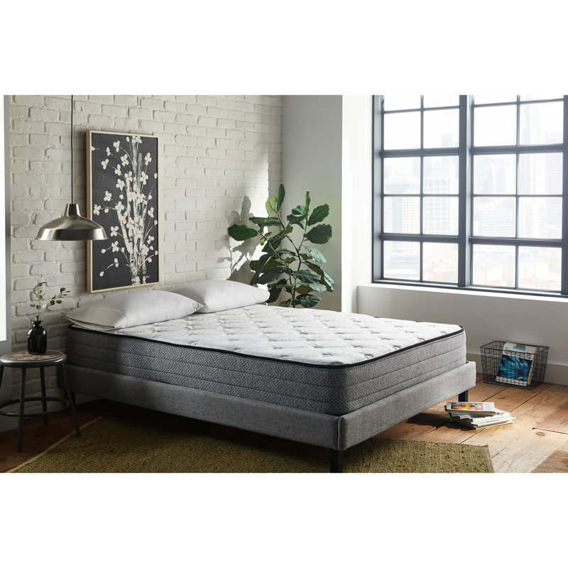 Matelas simple de 10 po avec mousse gel et 884 ressorts ensachés pour un support paisible et stable