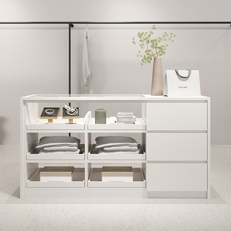 Delauren, White