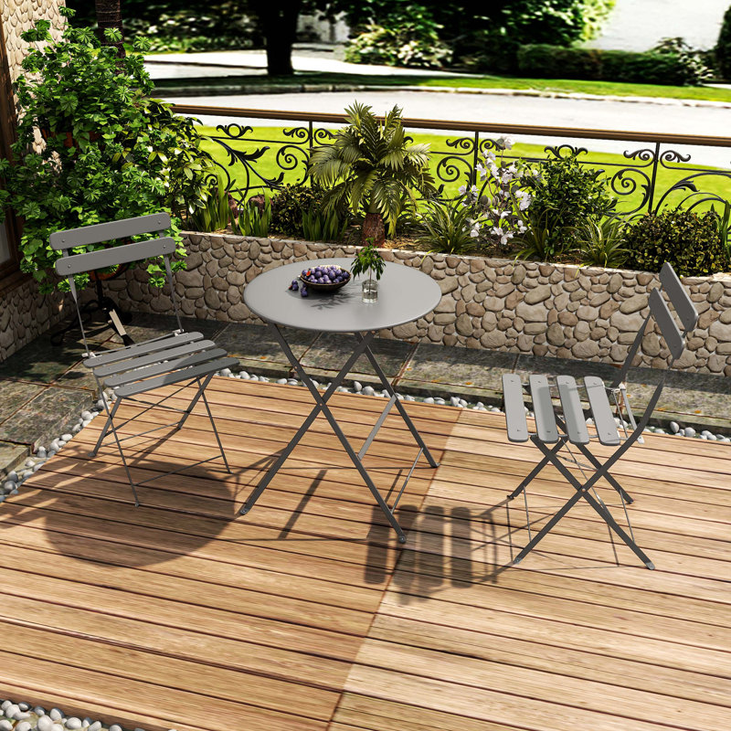 Ensemble de 3 tables de bistro et chaises pliantes pour l'intérieur et l'extérieur avec une capacité de poids élevée, une structure résistante à la rouille et une conception peu encombrante.