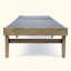Chaise longue d'extérieur confortable et élégante pour des moments de détente, fabriquée à partir de matériaux durables