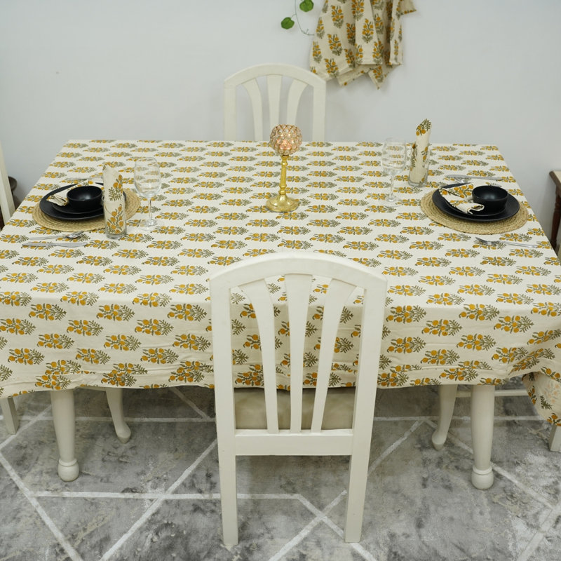Red Barrel Studio® Style intemporel: housse de table réutilisable faite à la main pour la cuisine, la salle à manger et les fêtes - Rishi