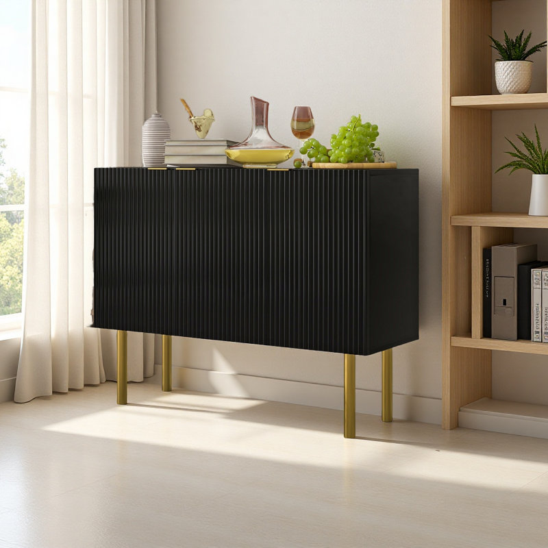 Buffet moderne à panneaux simples et luxueux avec pieds et poignées en métal doré