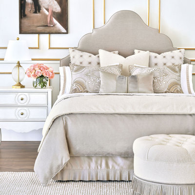 Romilly Polyester Jacquard Dots Comforter