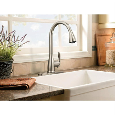 MOEN Haysfield Single Handle Deck-mount Pull-down Kitchen Faucet with Sprayer in Spot Resist Stainless