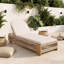 Chaise longue d'extérieur en bois avec coussin