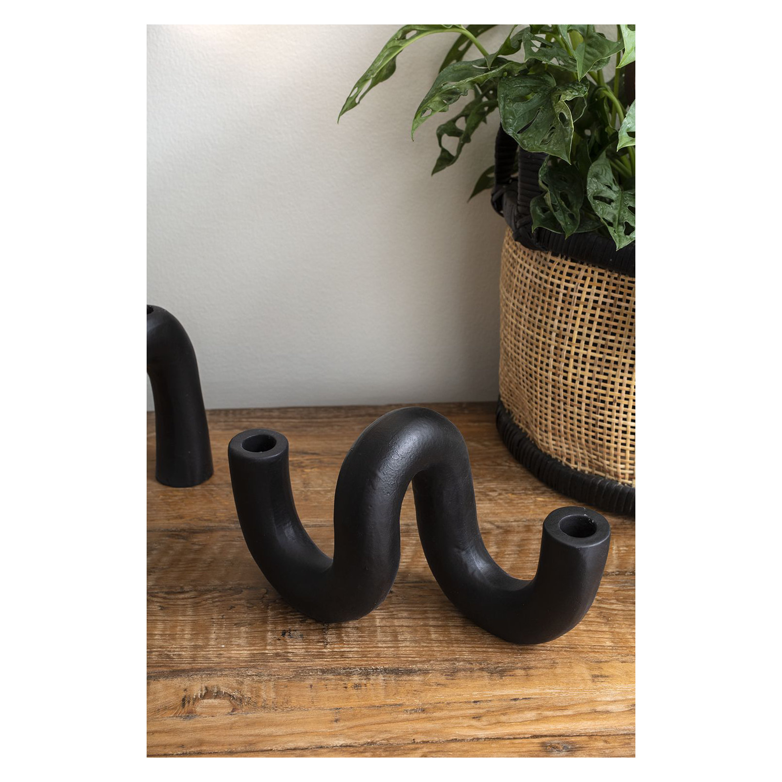 Arash Candle Holder