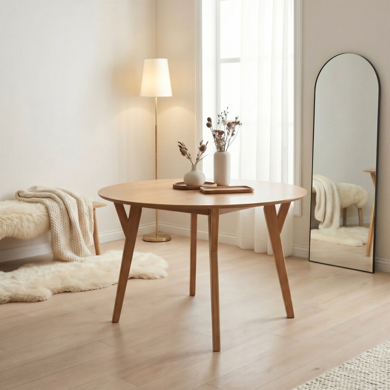 Berenike Round Solid Wood Dining Table With 4 Drea Chairs - Farmhouse Style, Walnut