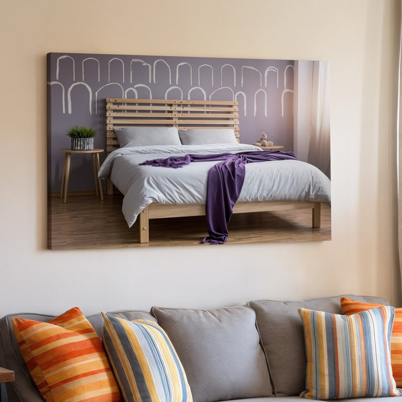 Toile, scène de chambre à coucher confortable avec art mural en bois à lattes de lit orné d'une couette moelleuse de couleur claire et d'un art mural sur toile Deep Bringing