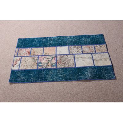 Exquis petit tapis à patchwork turc Oushak en laine bleue pour un vestibule vibrant