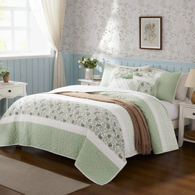 Dawn Sage Green Cotton Percale King/Cal King Quilt Set with Throw Pillows