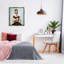 Femme branchée lisant sur toile-345373818-345373766