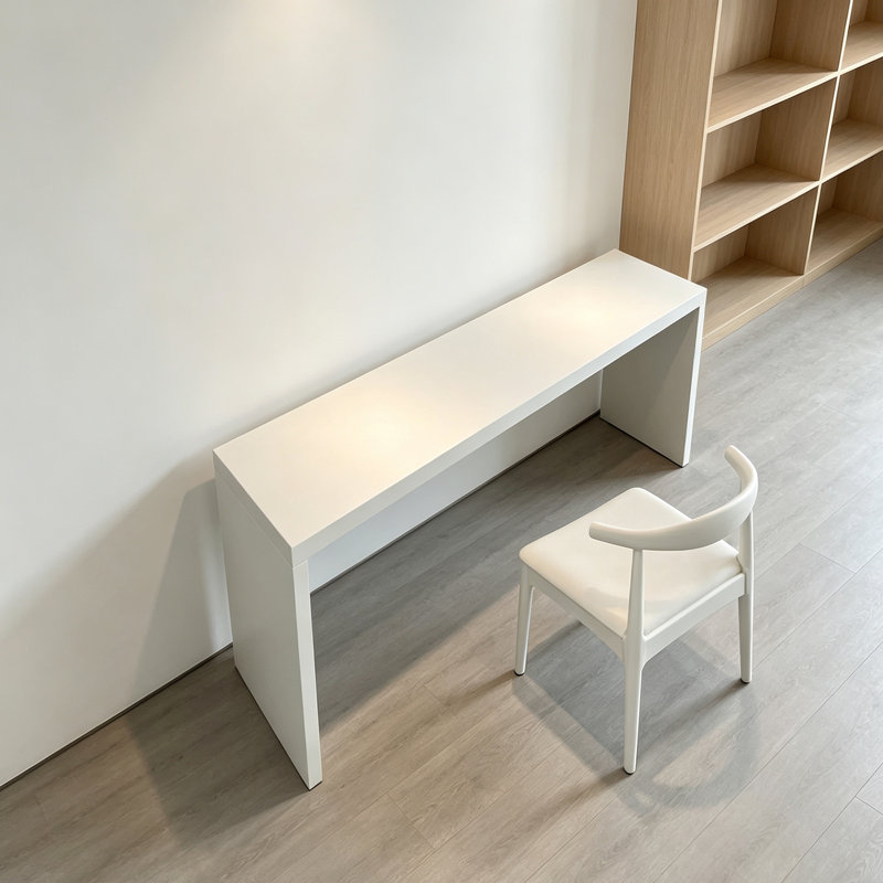 Bureau rectangulaire simple en pin blanc massif, 29.52" H x 55.11" W x 23.62" D