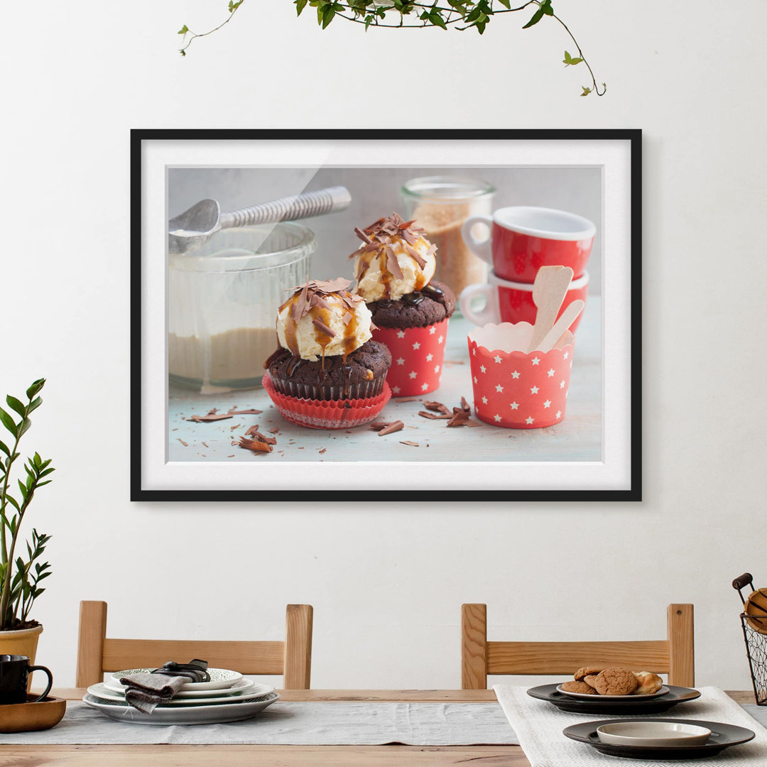 Gerahmtes Poster Vintage Cupcakes mit Eiscreme