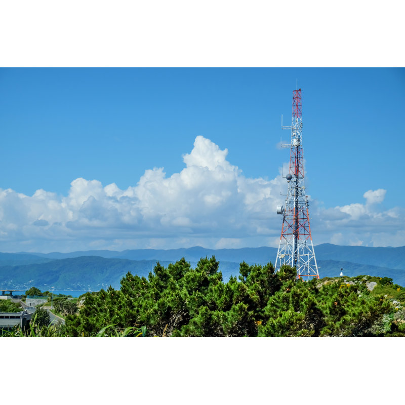 Antenne de tour télécom par Kanawa_Studio, H 24 po x l 36 po
