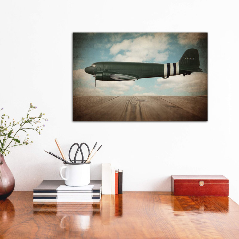 Douglas DC-3 par Saint and Sailor Studios - reproduction de photo, H 18 po x l 26 po x P 1,5 po, Toile tendue, Pas de tapis