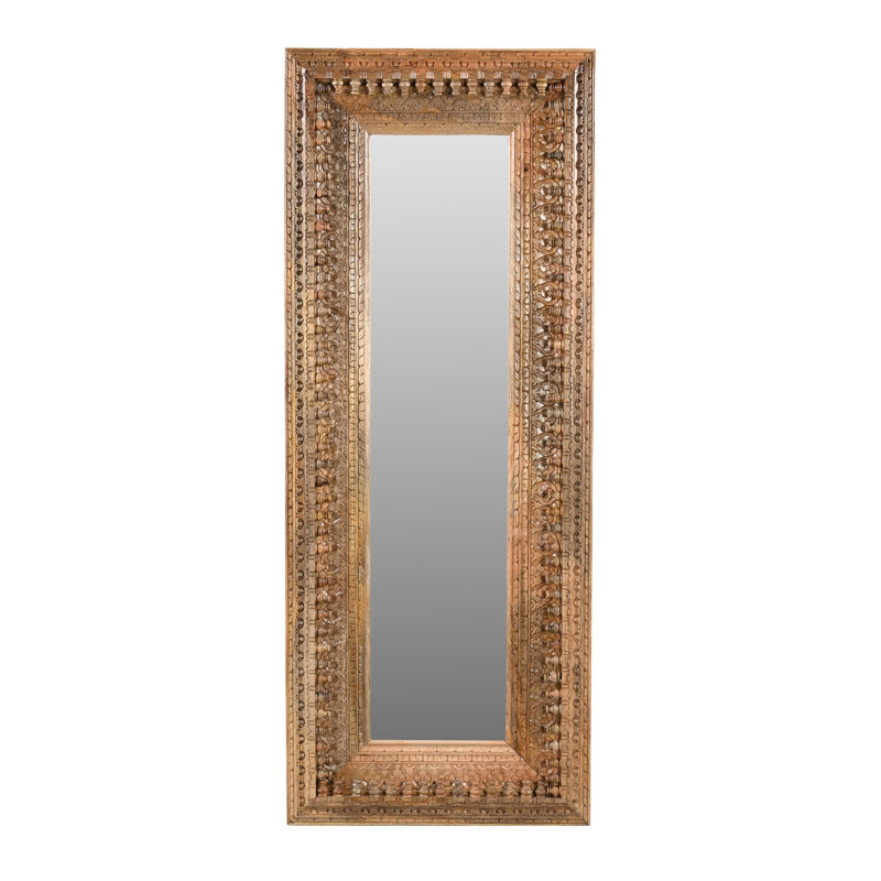 Miroir Ayla en bois massif sculpté à la main à finition naturelle