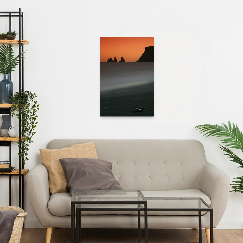 Coucher de soleil spectaculaire sur sable noir, affiche murale côtière paisible et sereine, 24" H x 16" W