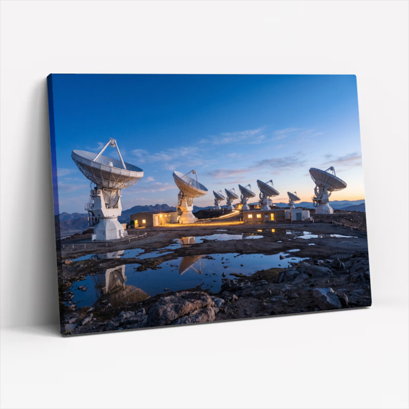 Ensemble de 1 tableau sur toile représentant un réseau de satellites, 18"H x 24"W, Wrapped Canvas