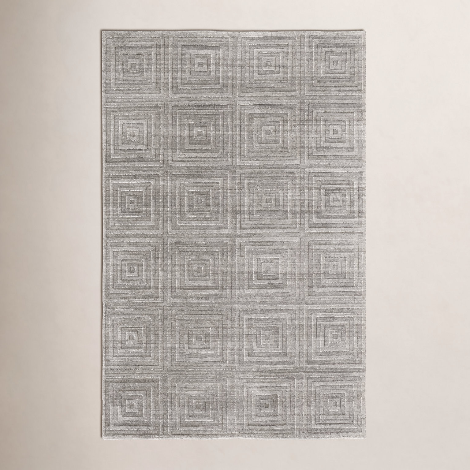 Kentoria Handmade Viscose Gray/Silver Rug, Rectangle 5' x 8'