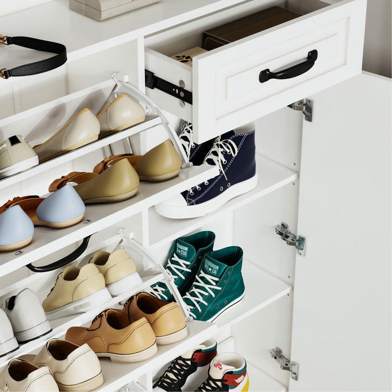 Commode média blanche à 4 portes et 1 porte-chaussures - Rangez et affichez vos articles