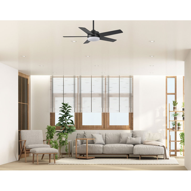 Ventilateur de plafond noir mat à 5 pales de 44 po Weeden avec télécommande, ensemble d'éclairage à DEL à intensité variable et moteur réversible