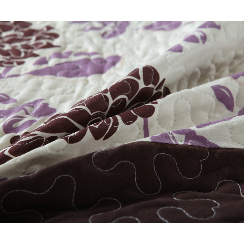 Glam Polyester Floral Quilt, California King Quilt + 2 King Shams