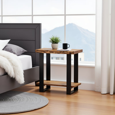 Conception de table d'appoint à deux étages de 27 po moderne de style industriel en bois d'acacia avec bords naturels Alpine
