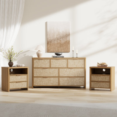 Ensemble de chambre à coucher en rotin 3 pièces, commode 7 tiroirs 140 cm de large et 2 tables de chevet 2 tiroirs au design incurvé, ensemble commode moderne, ensemble commode et tables de chevet bohèmes en bois pour chambre à coucher
