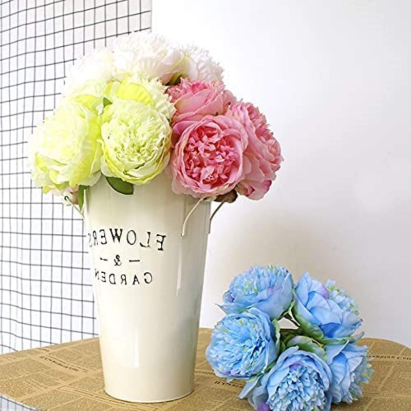 Arrangement floral en soie dans un vase, Bleu