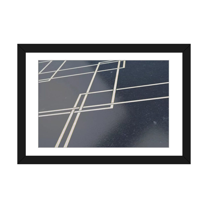 « conceptual surface », impression sur toile, Papier d'art encadré noir, Blanc, H 24 po x l 32 po x P 1 po