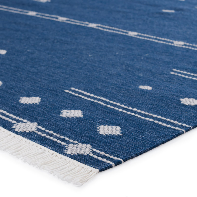 Calli Indoor/ Outdoor Geometric Blue/ White Area Rug, Runner 2'6" x 8'