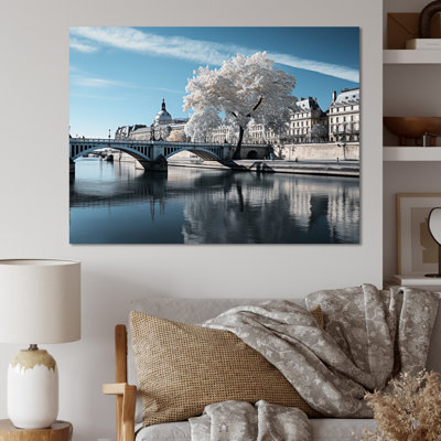 Marutani " France White Seine Serenity "
