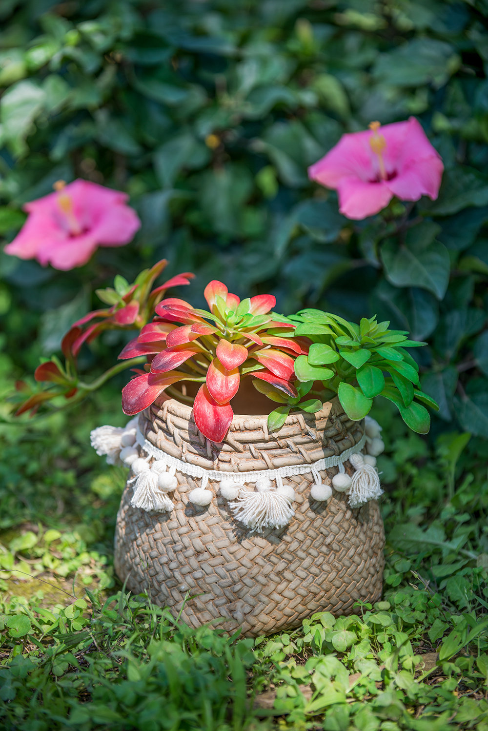 Susette Cachepot, 6.1" H x 6.5" W x 6.5" D