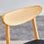 Élégante chaise de salle à manger en bois massif avec petit dossier incurvé et coussin en polyuréthane, parfaite pour n'importe quelle pièce et pour un usage quotidien-674800525-674800527