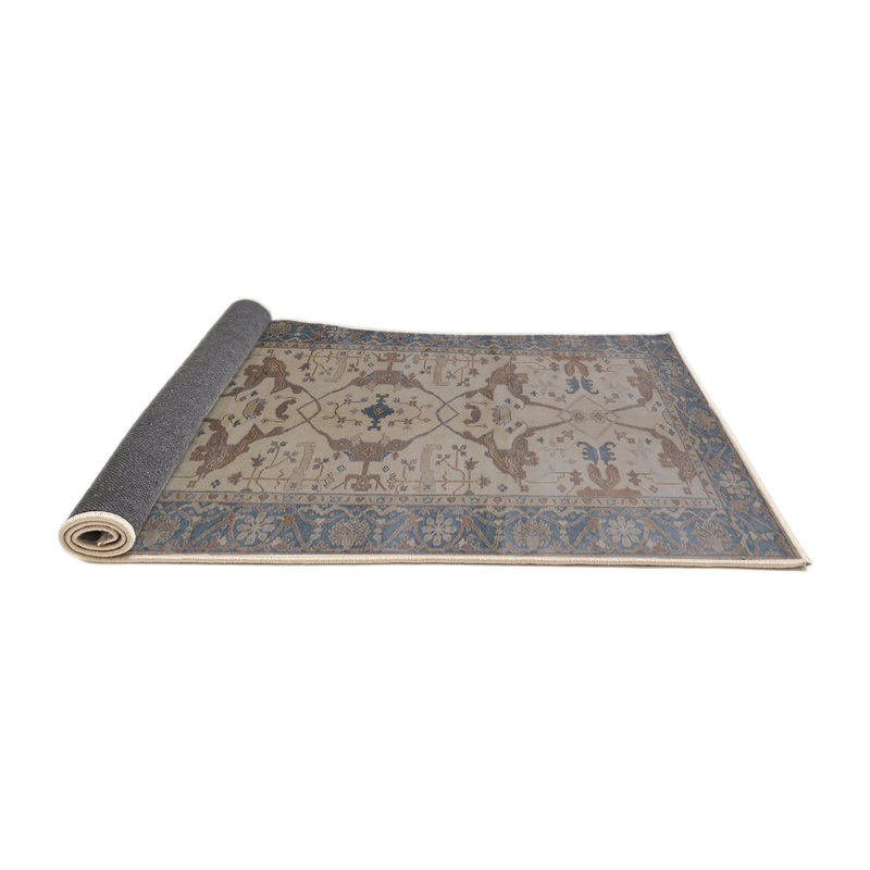 Oriental Indoor Rug, Round 3'