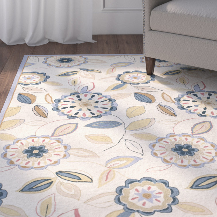 Hollander Hand-Hooked Wool Ivory Area Rug