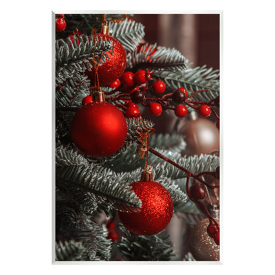 Ornements suspendus rouges à Noël - 260