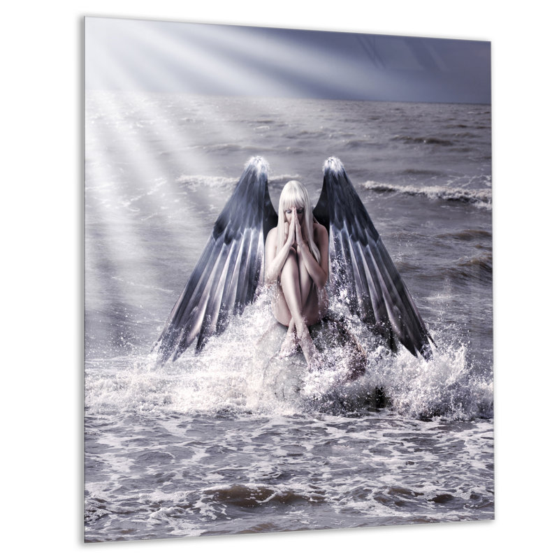 «Woman with Dark Angel Wings Modern Beach», impression sur toile tendue, H 40 po x l 30 po x P 1 po, Métal