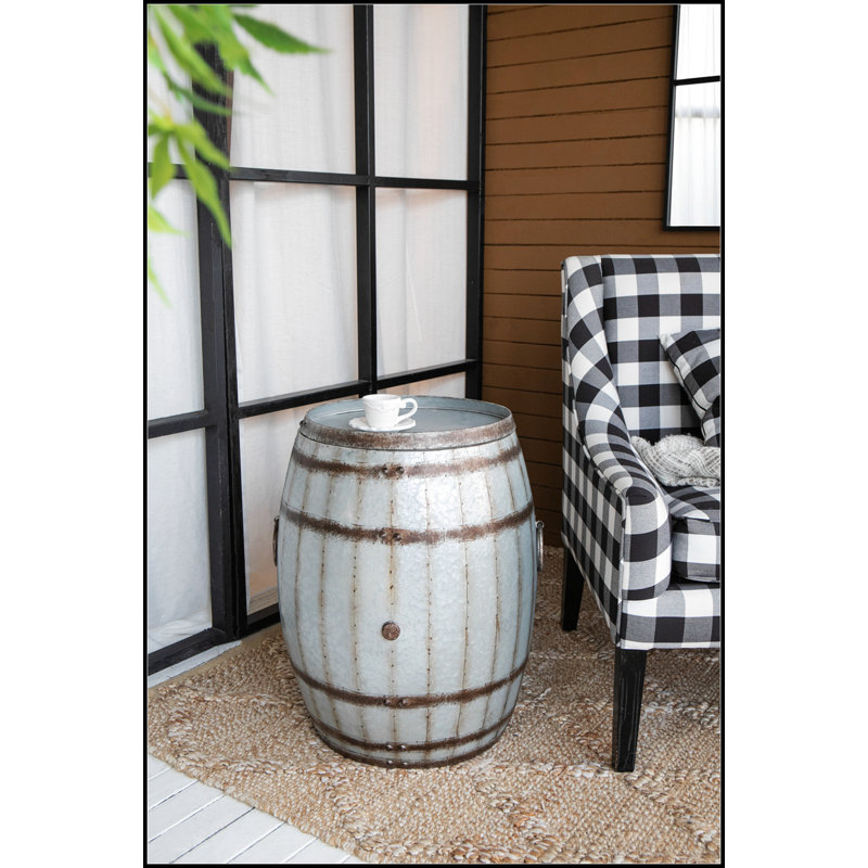 Table d'appoint à tambour rustique avec rangement rustique, parfaite pour un décor industriel et campagnard, peu encombrante et élégante.