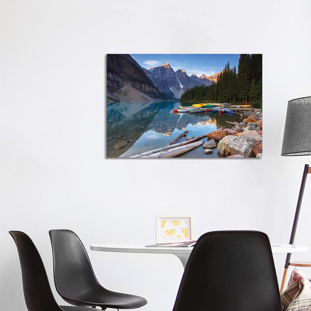 Valley Of The Ten Peaks, Banff National Park, Kanada von Sergio Lanza - Galerie-verpackte Leinwand Giclée auf Leinwand