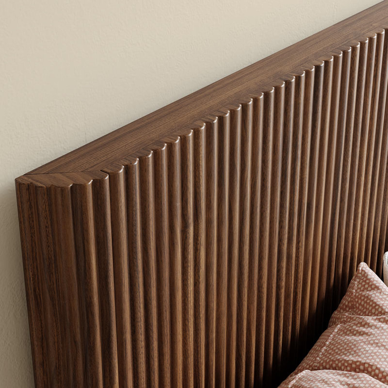 Structure de très grand lit avec tête de lit, lit plateforme cannelé de style Mid-Century, base de lit en bois Boho sans sommier