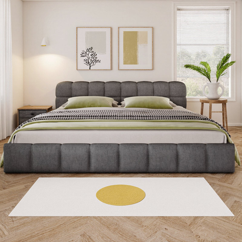 Élégant lit plateforme tapissier en chenille avec tête de lit à damier, lit à cadre en bois gris doux avec tissu moelleux, aucun sommier requis, centre de chambre moderne