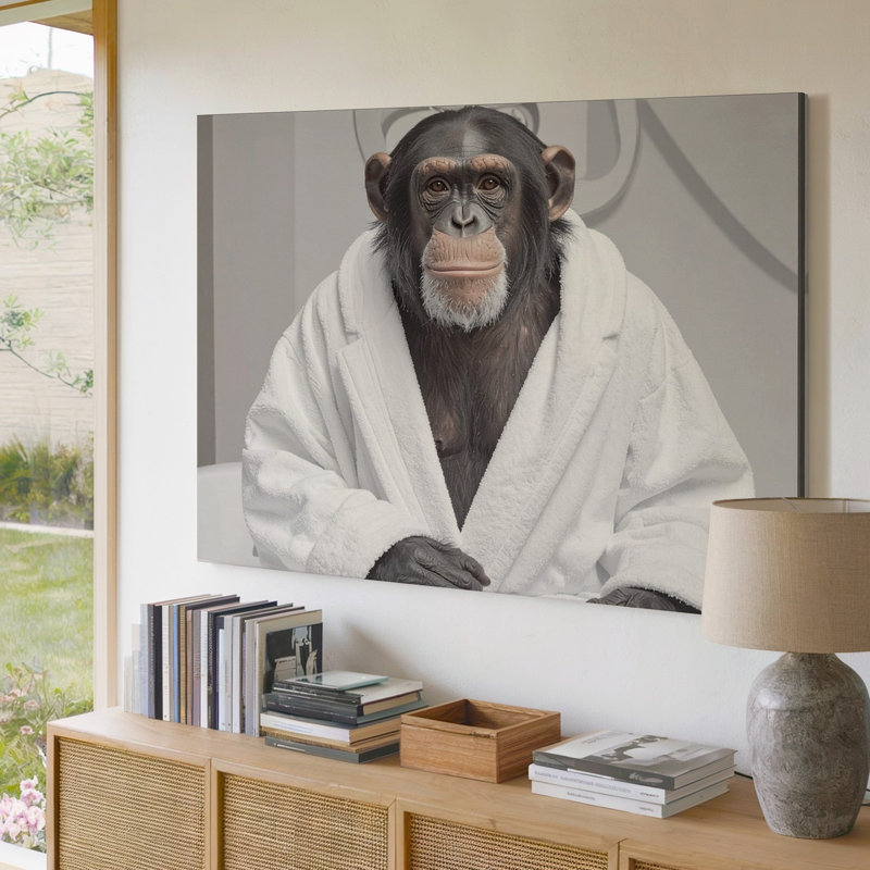 Toile, art mural Un chimpanzé portant un peignoir blanc moelleux assis dans une pose décontractée Le chimpanzé a une qualité supérieure prête à être accrochée