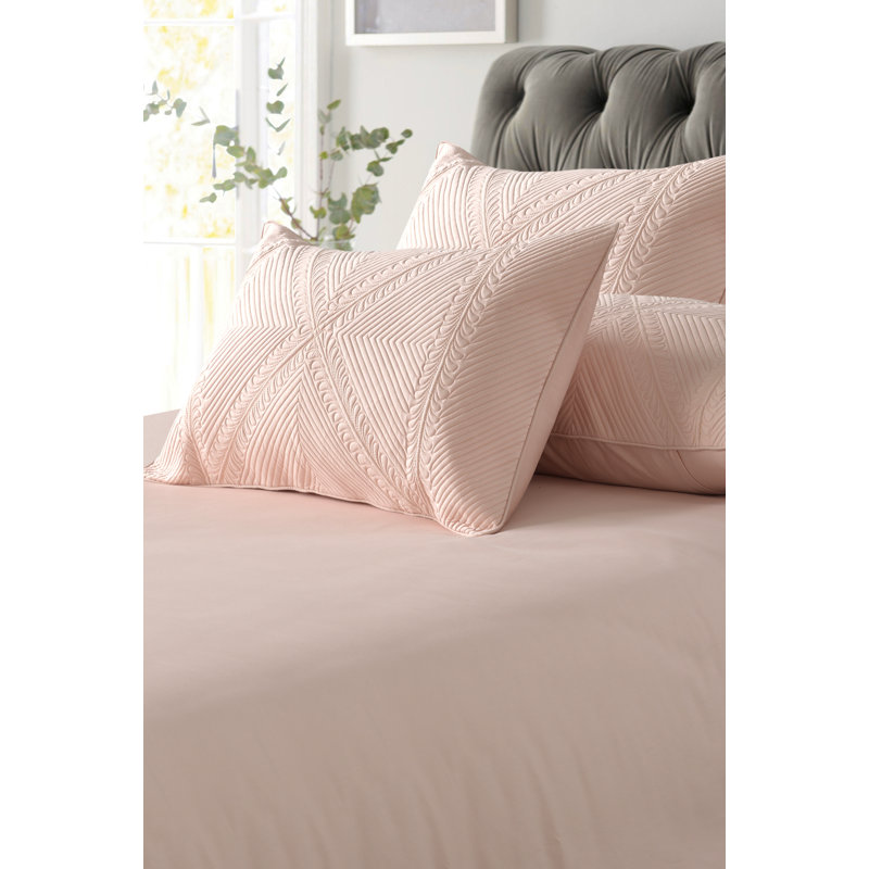 Drap de lit grand La Shantam, 100% coton, ultra doux et respirant, inclus: 1 drap plat (100 po x 104 po) et 2 taies décoratives matelassées (20 po x 32 po) - rose