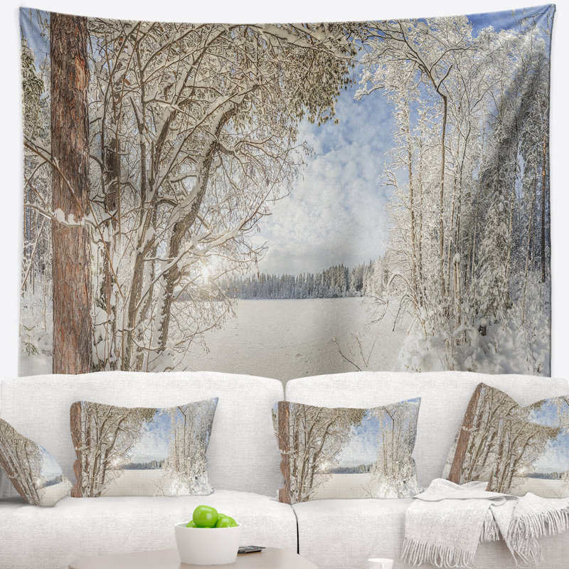 Tapisserie et paysage mural «Landscape Lake in Winter Woods», H 32 po x l 39 po